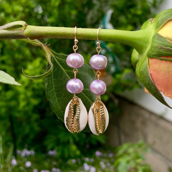 Jewelry - Elegant Purple Pearl and Gold Cowrie Shell Earrings